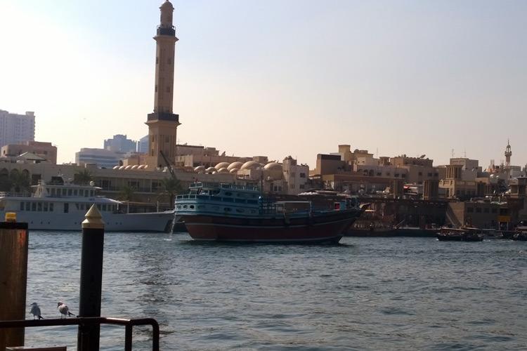 El canal de Dubai, the Creek.