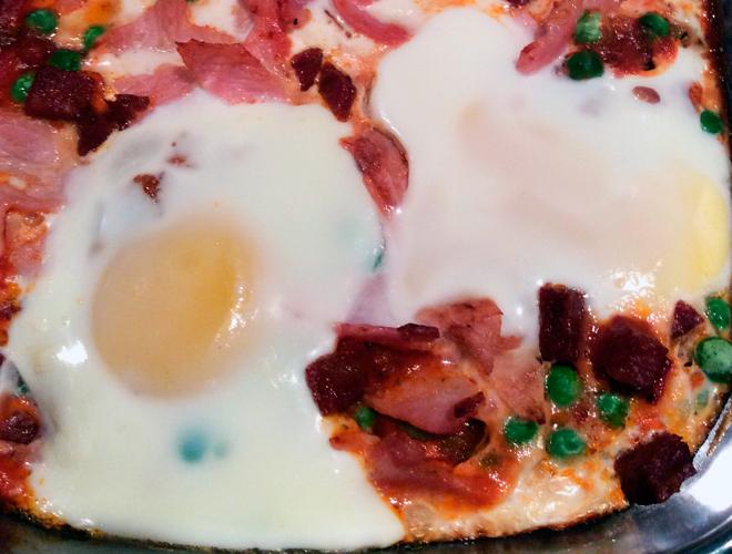 Huevos al plato hechos en el horno.