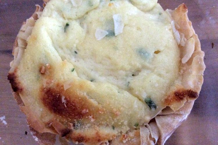 Soufflé de queso y cebollino.