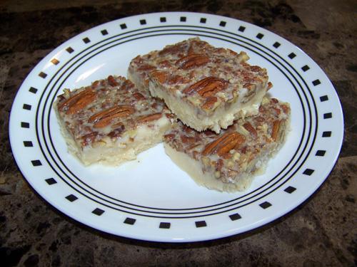 Dulce jamoncillo cortado en cuadrados.