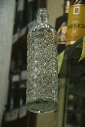 Botella de cristal típica del anís.