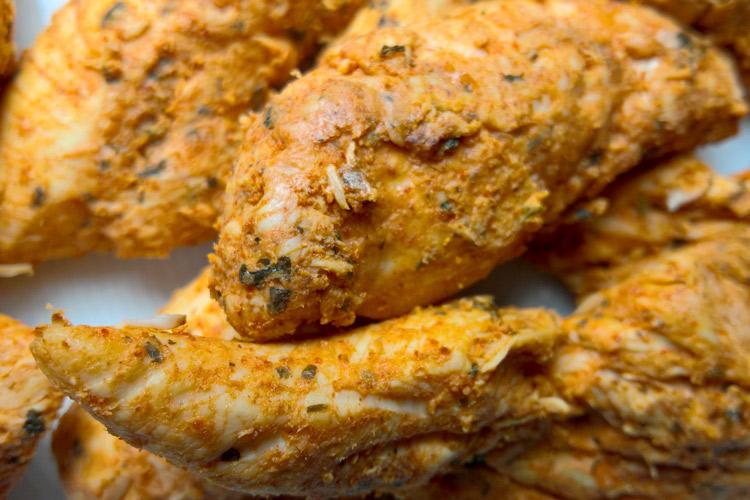 Detalle de pollo tikka.