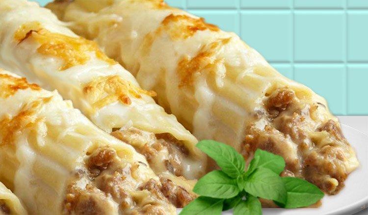 Canelones de carne con bechamel.