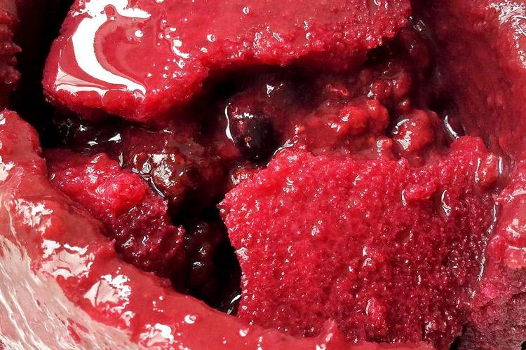 Detalle de un budín de verano.