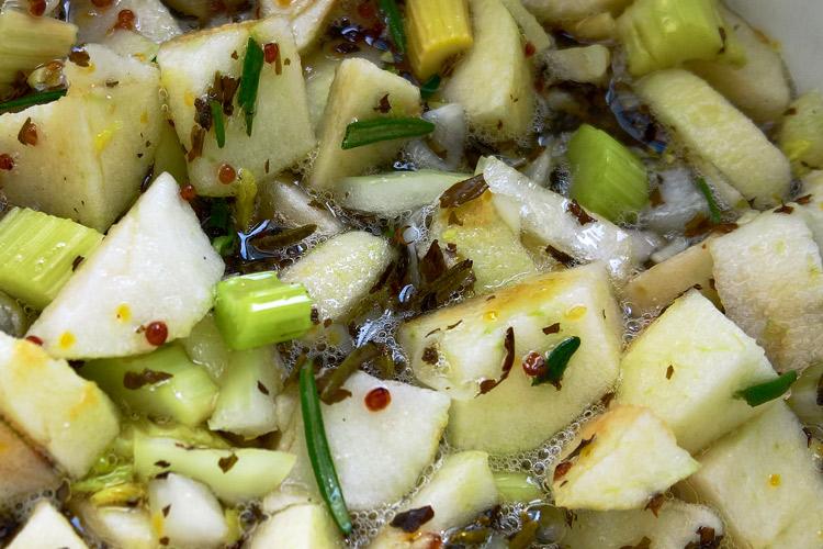 Ensalada de manzana y apio.