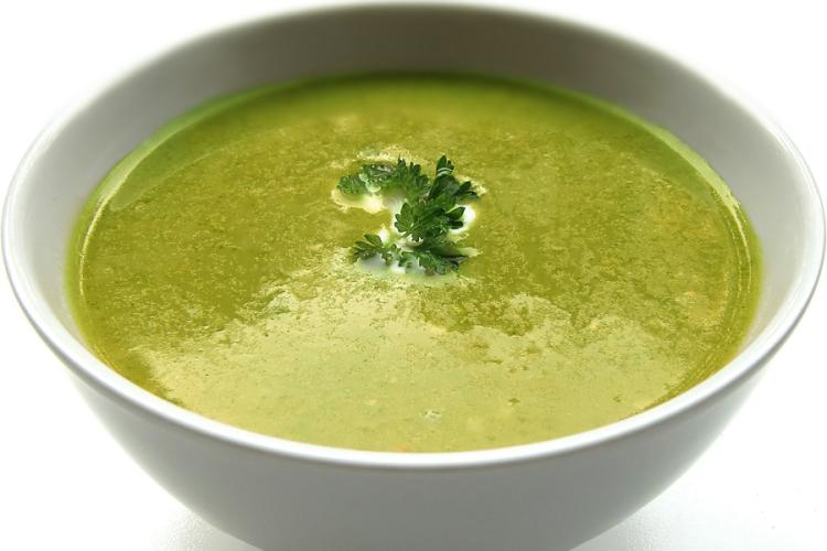 Sopa en un cuenco.