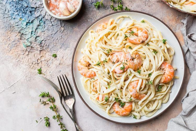 Cintas con gambas.