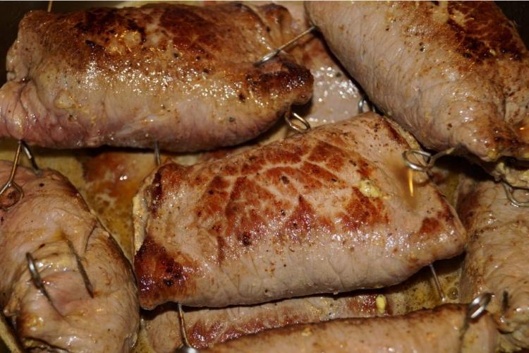 Rollitos de carne o rulada.