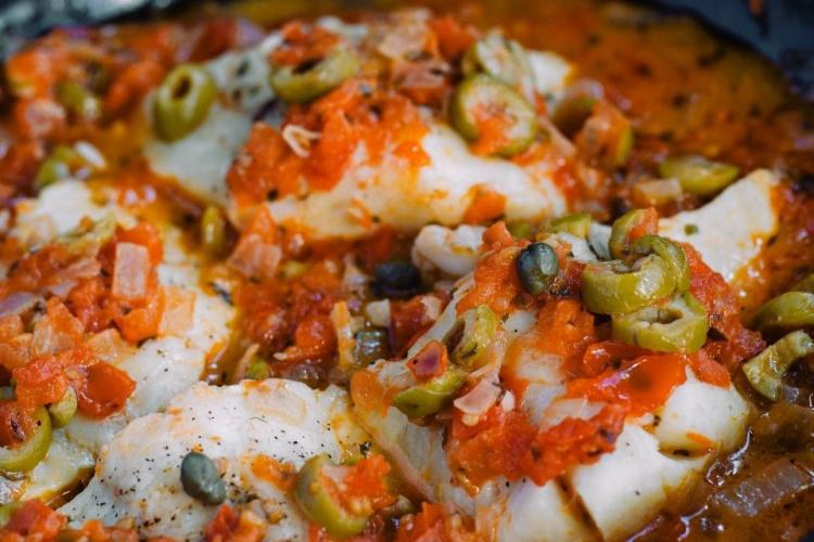 Detalle de pescado a la veracruzana.