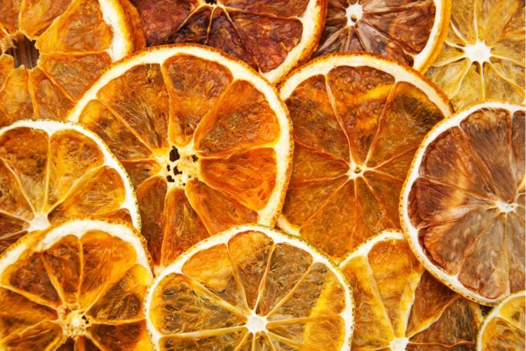 Rodajas de naranja secas.