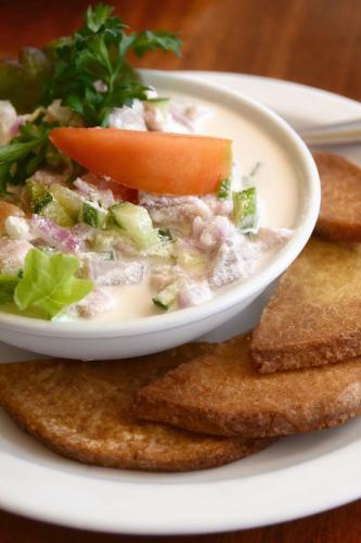 Ika mata, una ensalada de pescado crudo y coco típica de las islas Cook.