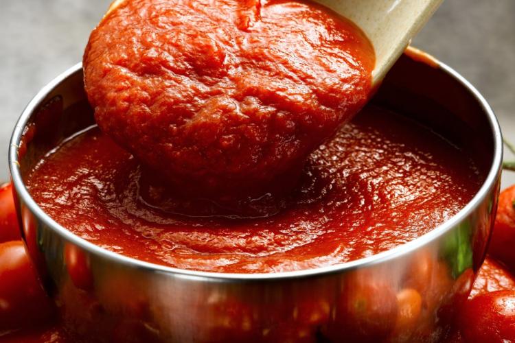 Salsa de tomate hecha en casa.