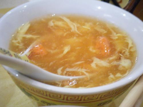 Cuenco con sopa china.