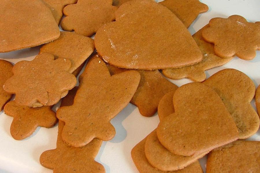 Galletas de jengibre con diversas formas.