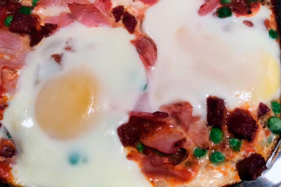 Huevos al plato hechos en el horno.