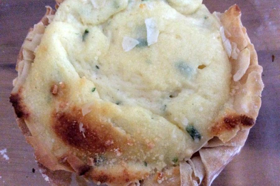 Soufflé de queso y cebollino.
