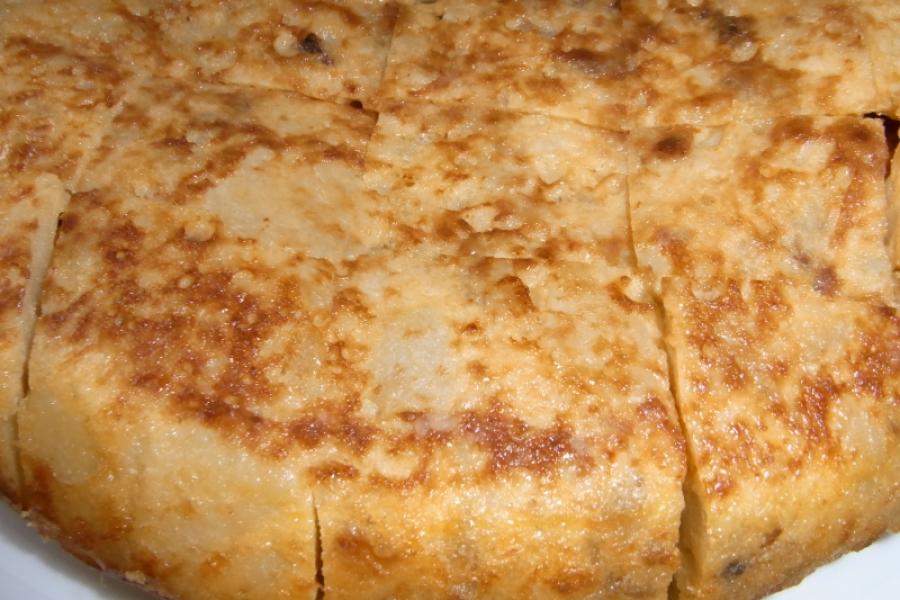 Detalle de una tortilla de patata al estilo español.
