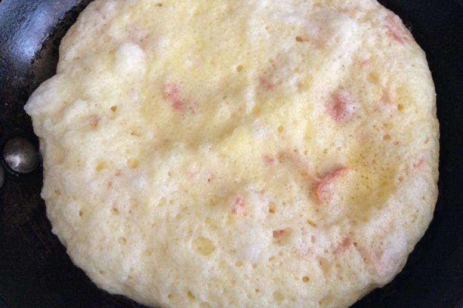 Tortilla esponjosa cuajándose.
