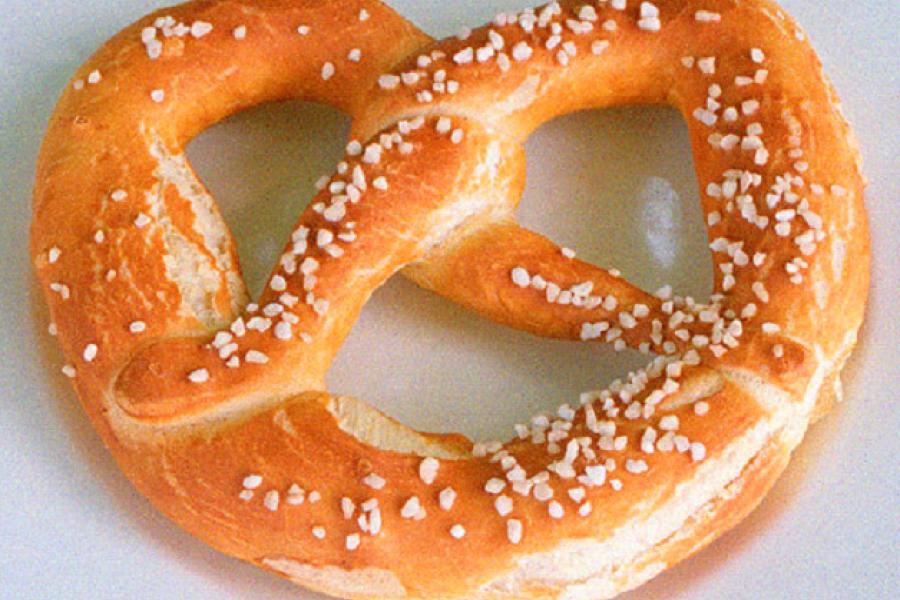 Pretzel blando con sal.