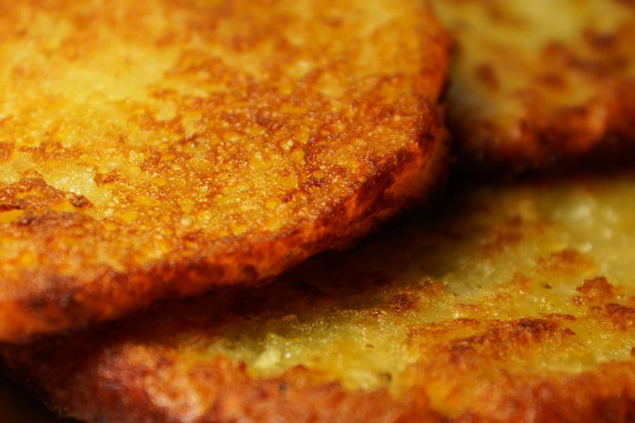 Latkes, levivot o tortitas de patata. 