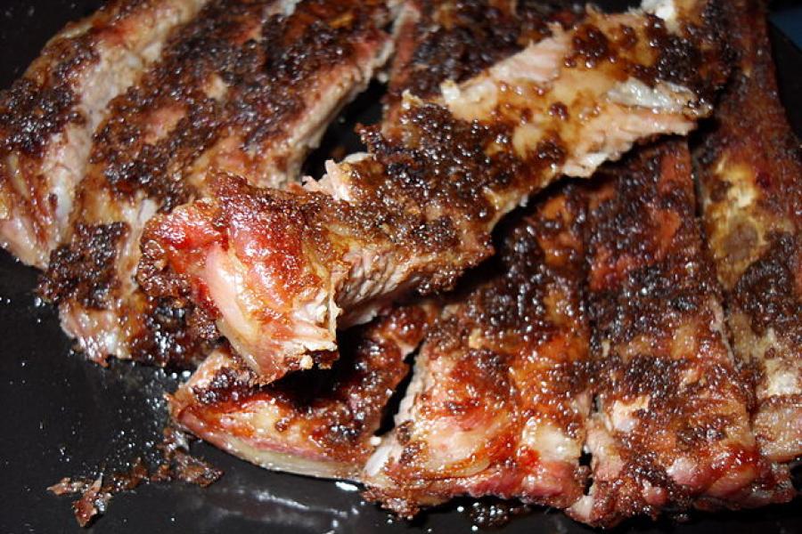 Costillas de cerod a la barbacoa.