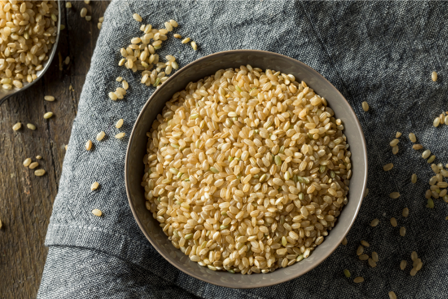 Arroz integral de grano corto.
