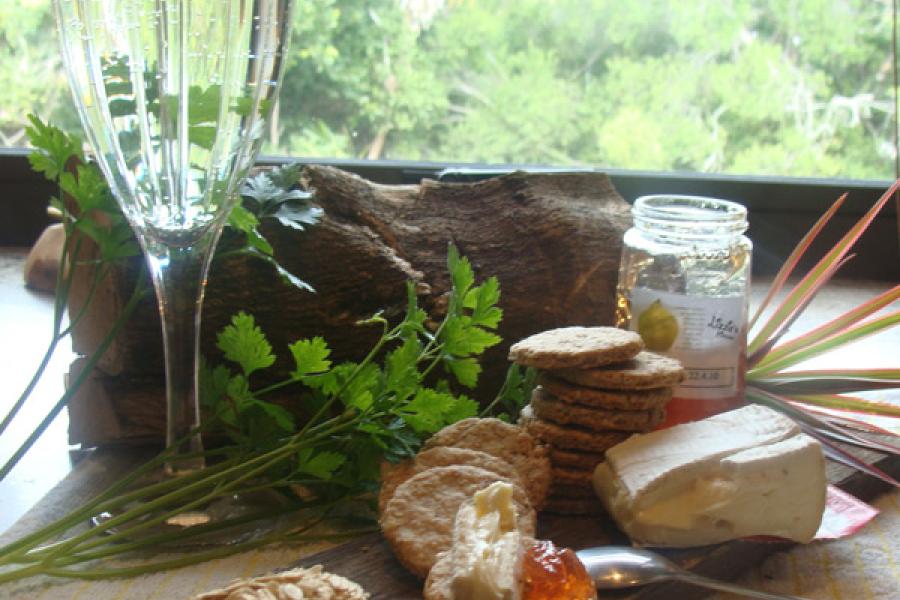 Tortas de avena, queso y vino.