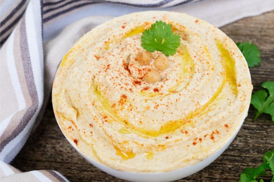 Un recipiente con humus.