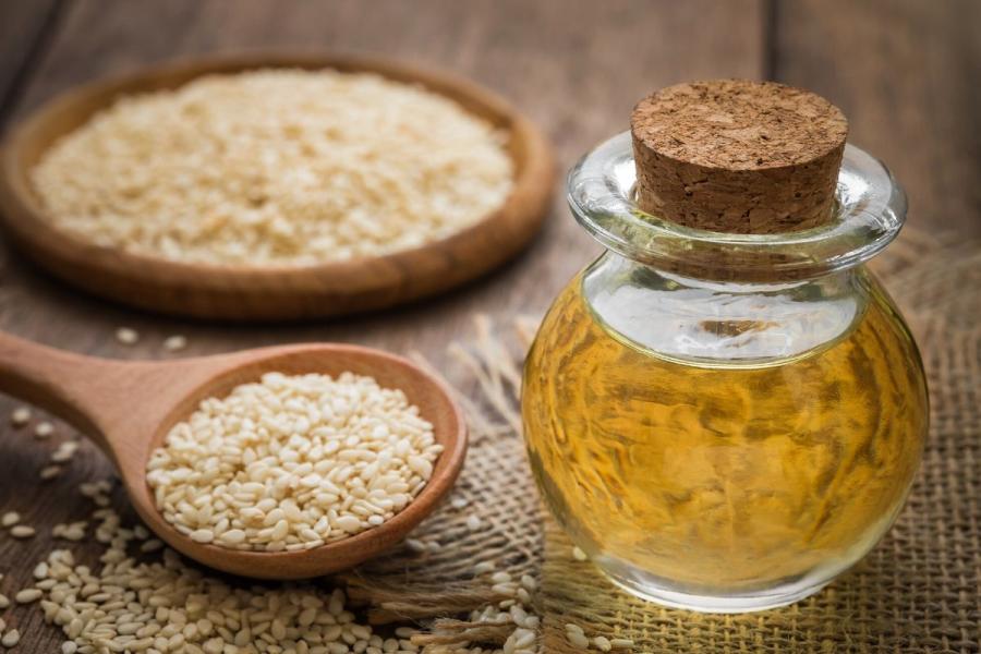 Semillas de sésamo y aceite de sésamo.
