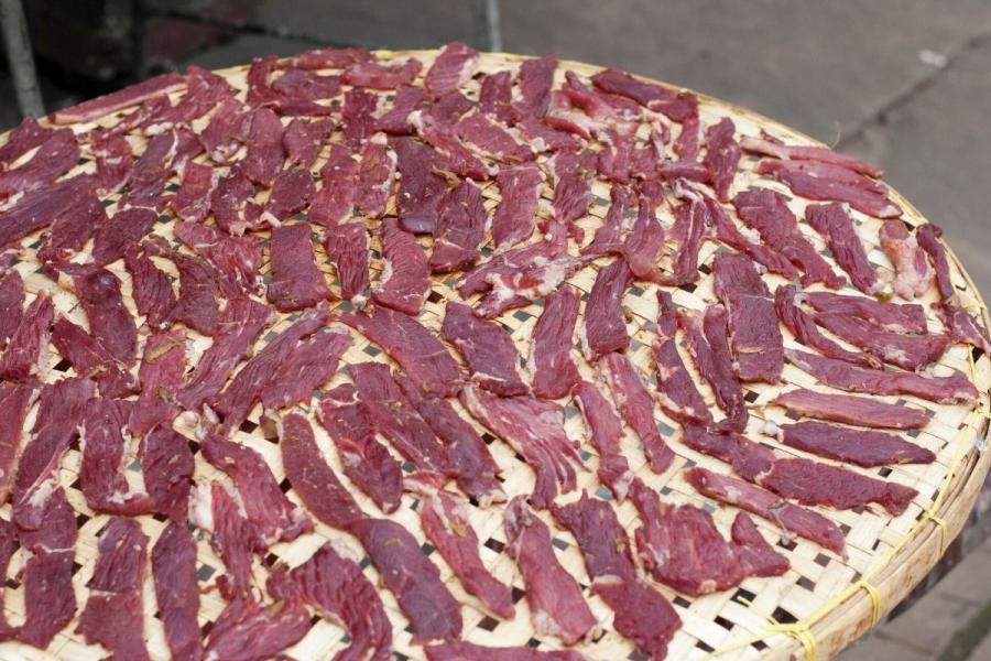 Carne de búfalo seca, Indonesia.