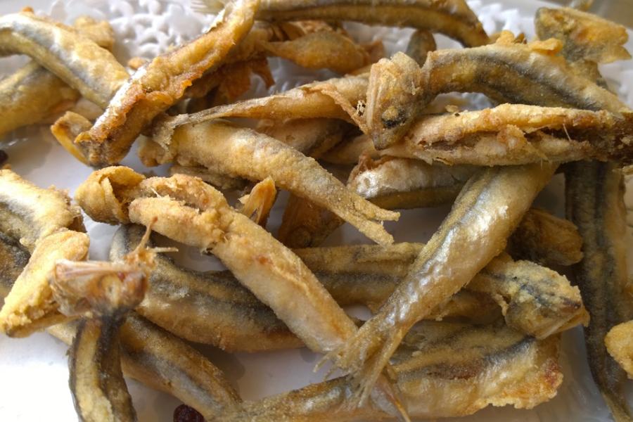 Boquerones rebozados y fritos.