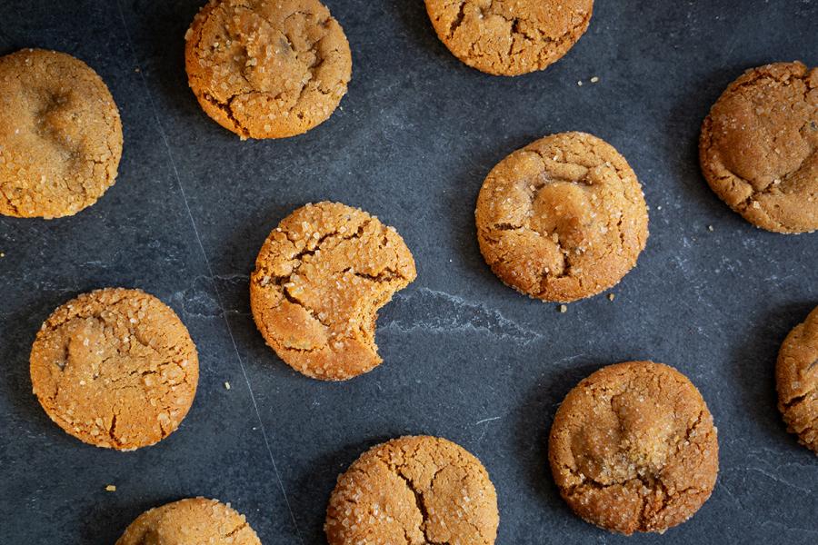 Galletas navideñas, galletas de melaza y especias, tamaño pequeño.