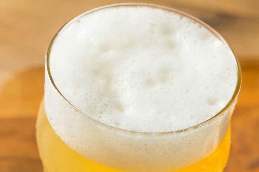 Una clara de cerveza.