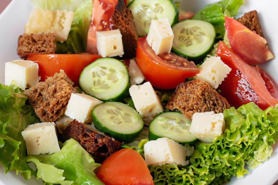 Ensalada de pan, IA generativa.