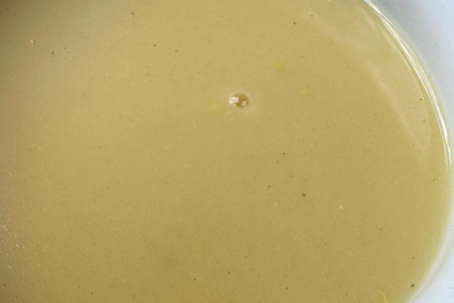 Sopa aterciopelada de caldo de ave.