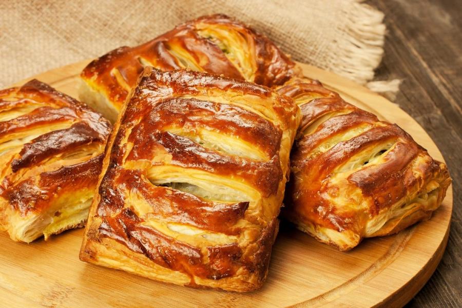 Celosías de hojaldre rellenas de espinacas.