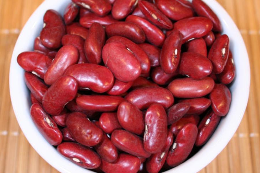 Alubias rojas de forma de riñón.