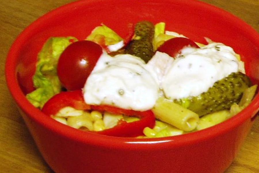 Ensalada con aliñon cocinado.