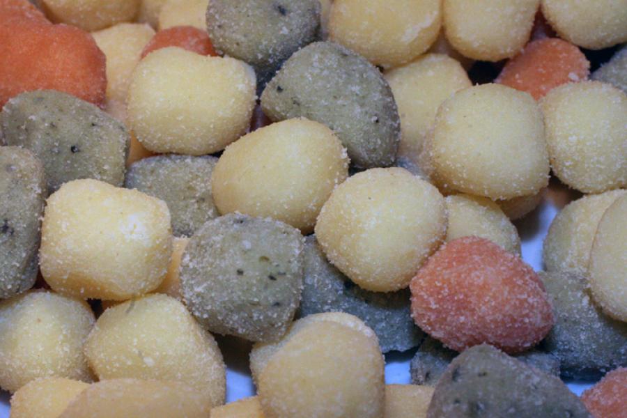 Ñoquis de patata sencillos, ñoquis con calabaza y ñoquis con espinacas.