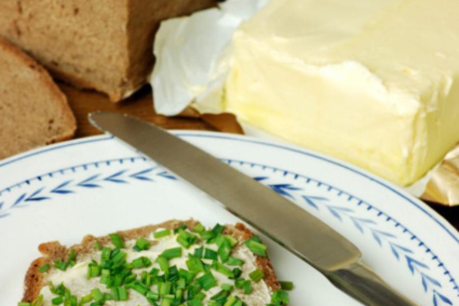 Queso cremoso con cebollino.