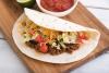 Taco blando ya relleno.