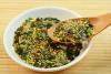 Un cuenco con furikake japonés.